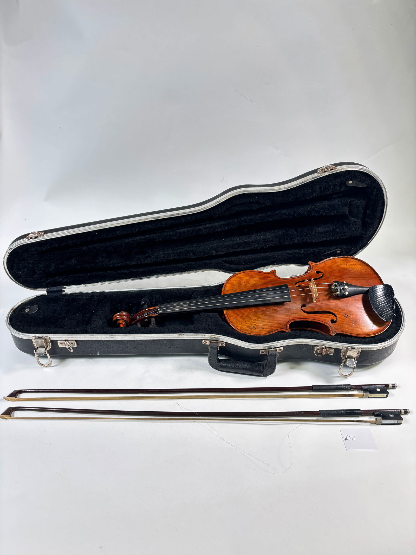 Strunal 270 4/4 Series Violin with Hardshell Case and Glasser Bows (1 of 9)