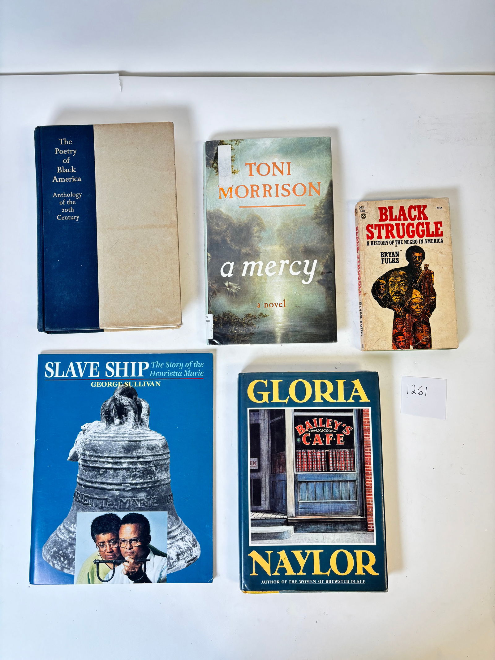 Assortment of books Set of 5 (1 of 3)