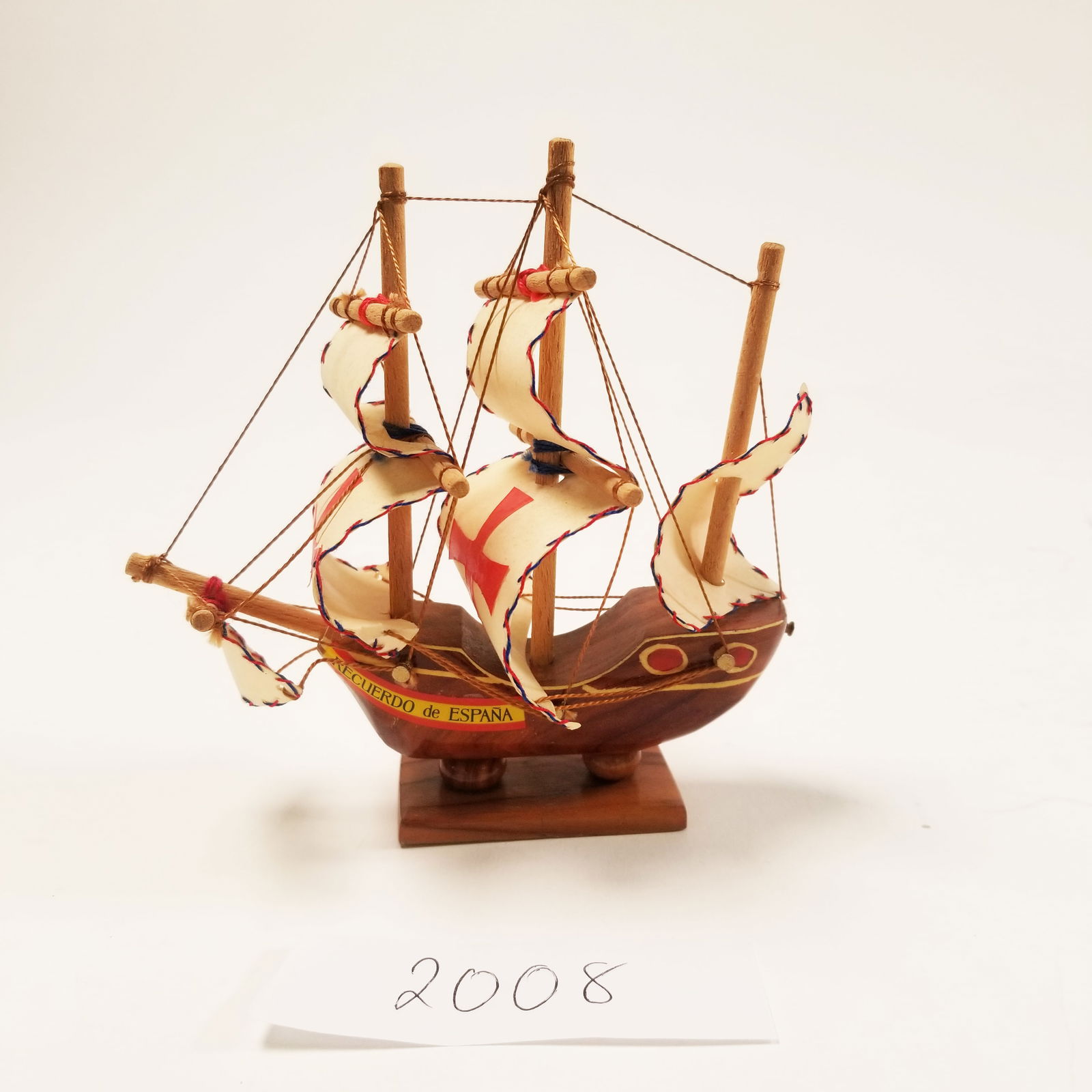 Spanish Galleon Sailing Ship Small Model: Spanish Galleon Sailing Ship Small Model