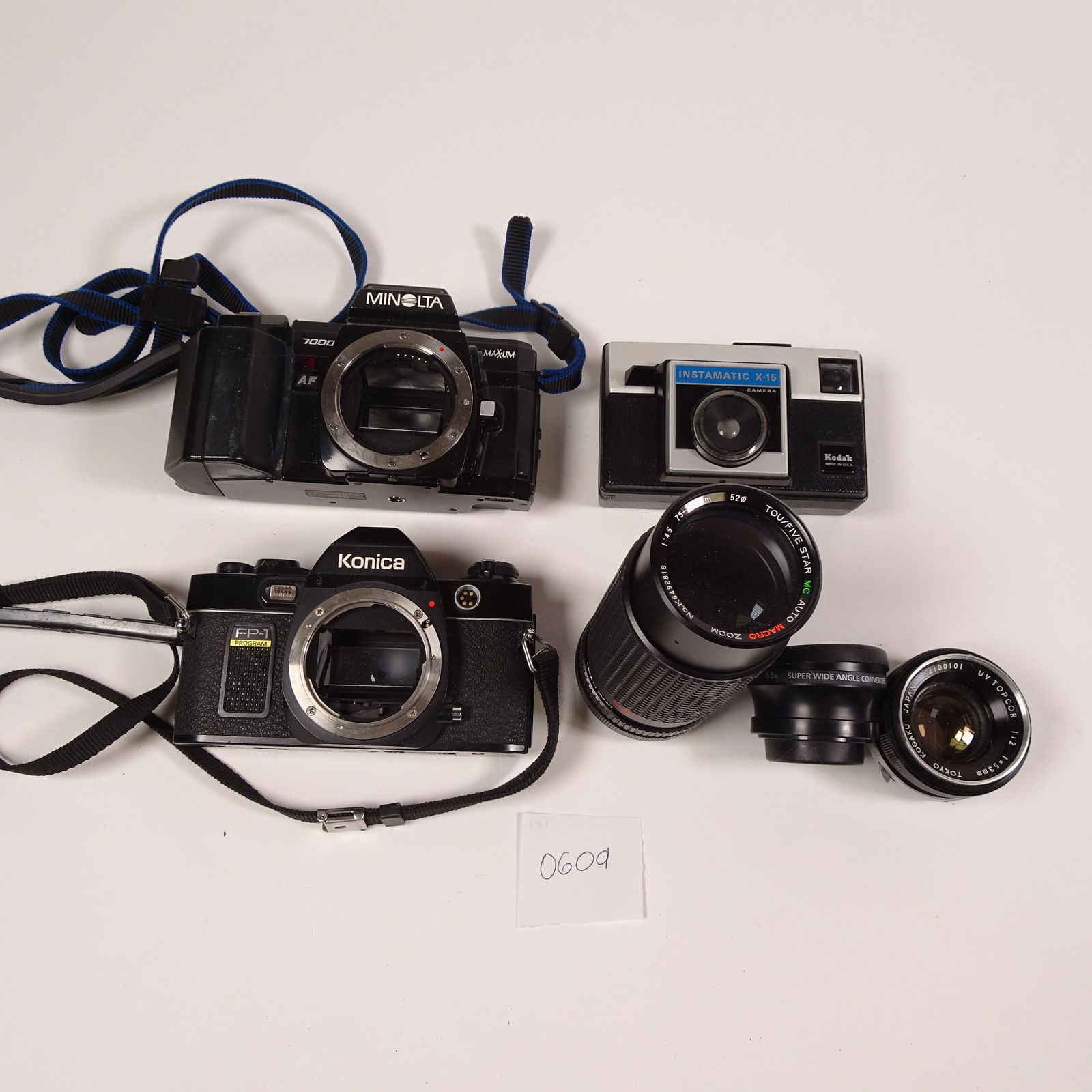 Assortment of Vintage Cameras, Flashes, Lenses Set of 6 (Minolta, Konica, Kodak) (1 of 4)