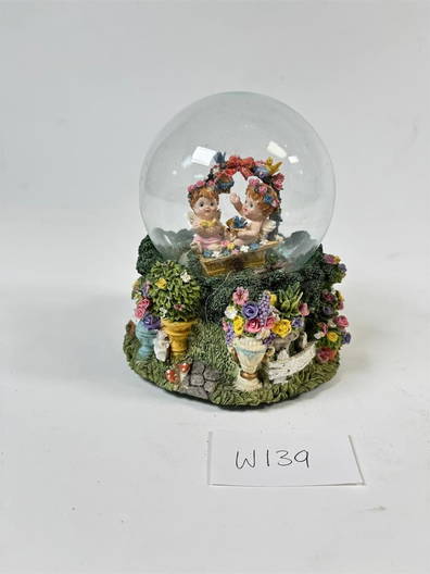 Holiday & Christmas Decorations