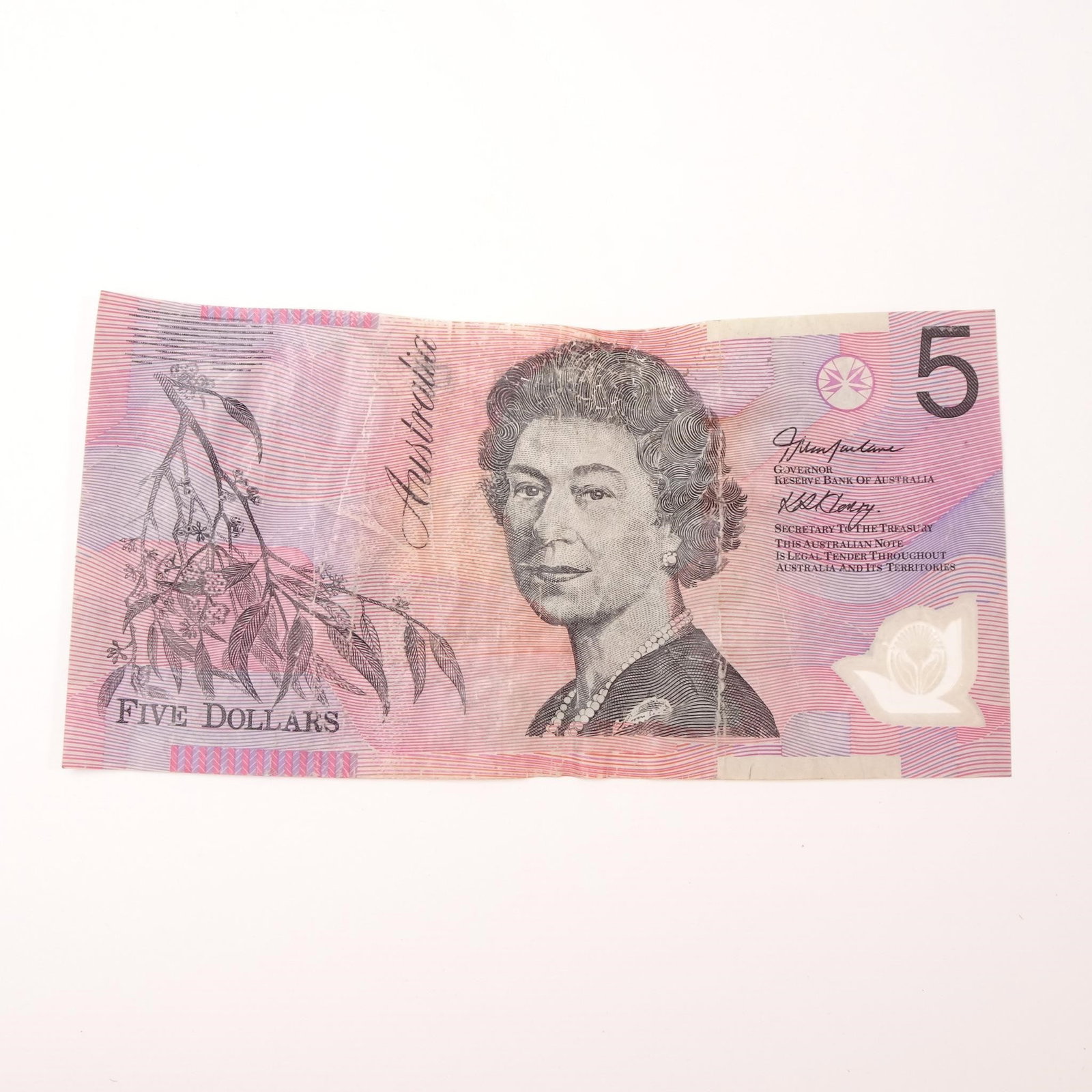 Australia - 5 Dollars - 1995-2015:: This 5 Dollar polymer banknote from Australia, issued between 1995 and 2015, is a vibrant and technologically advanced piece of modern currency. It features a prominent portrait of Queen Elizabeth II 