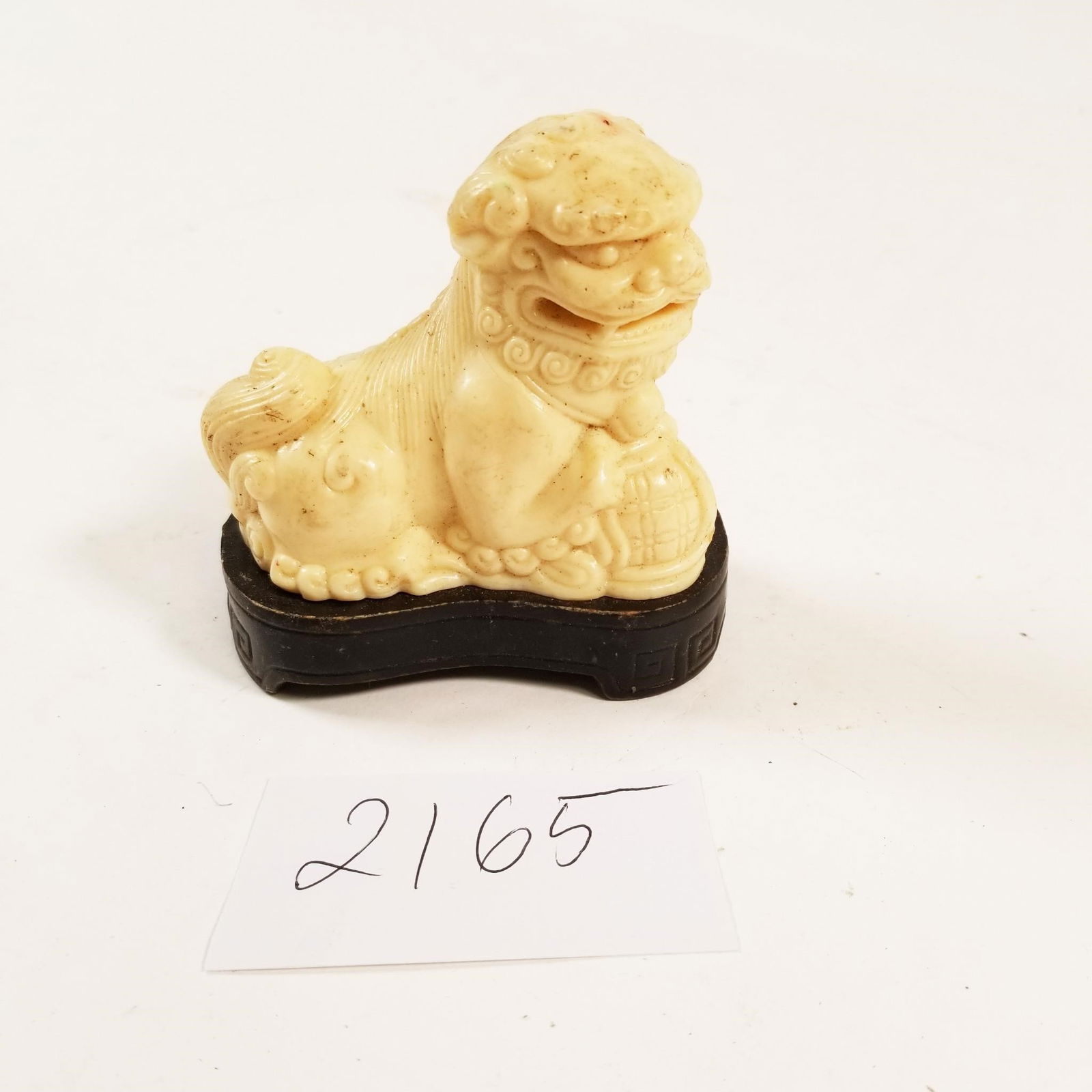 Vintage Vita Chinese Foo Dog Plastic Statue...: Figure - Hong Kong. Vintage Vita Chinese Foo Dog Plastic Statue Figure - Hong Kong