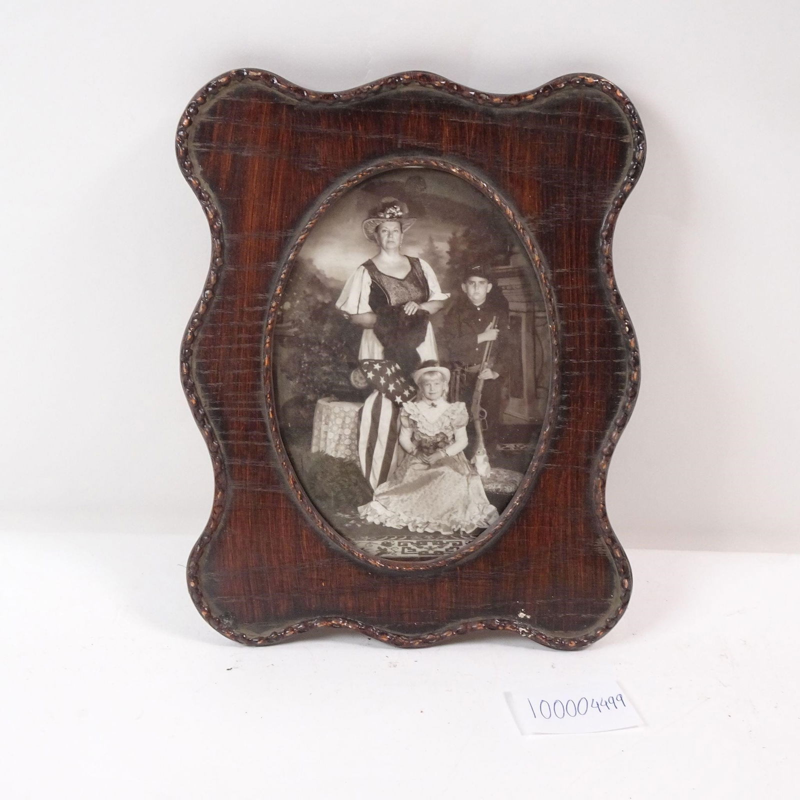 Vintage Wooden Wave Edge Frame: Charming vintage wooden frame featuring a wave-edge design, perfect for photos, art, or mirrors. A unique decorative accent piece.Condition varies; please refer to photos for details.Sold as-is. No li