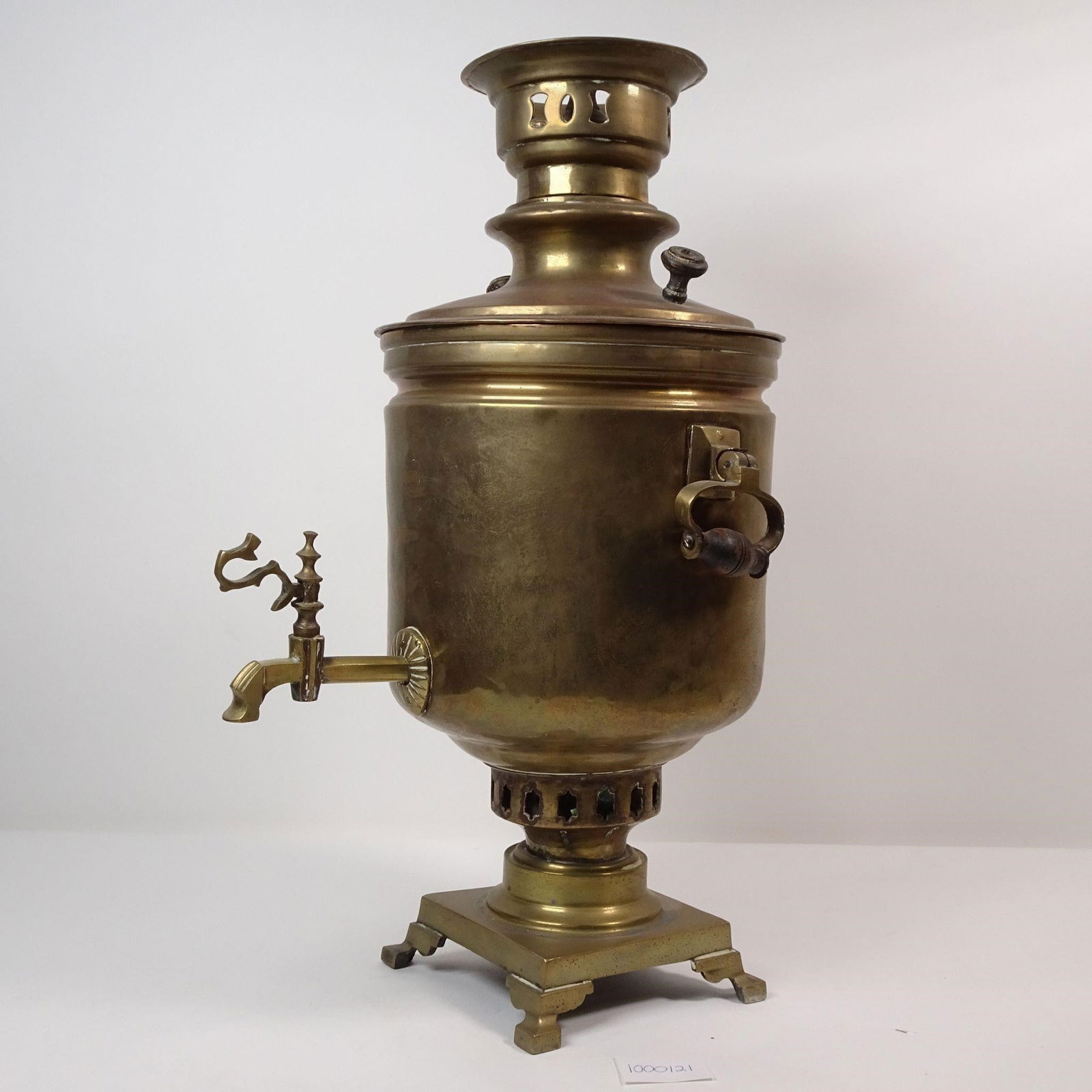 Antique Russian Brass Samovar â?? Attributed to Batashev, Tula, Late 19th Century: A fine antique brass samovar, attributed to the renowned Batashev workshops of Tula, Russia, circa 1880â??1900. The body bears a partially legible hallmark with the typical semicircular medal stamp a