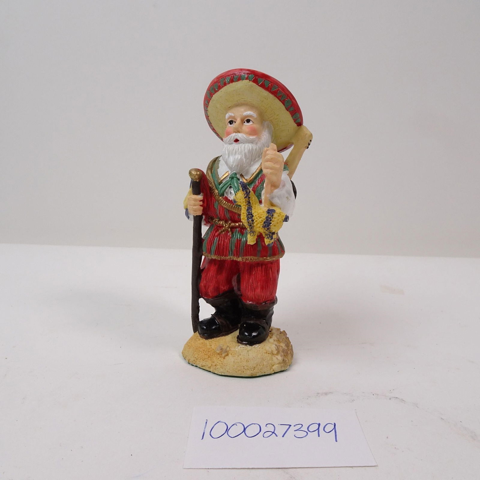 1993 Collectible International Santa Claus Mexico: A decorative collectible figurine of the International Santa Claus from 1993, representing Mexico. This charming piece is perfect for collectors of holiday figurines or for adding a touch of global ho