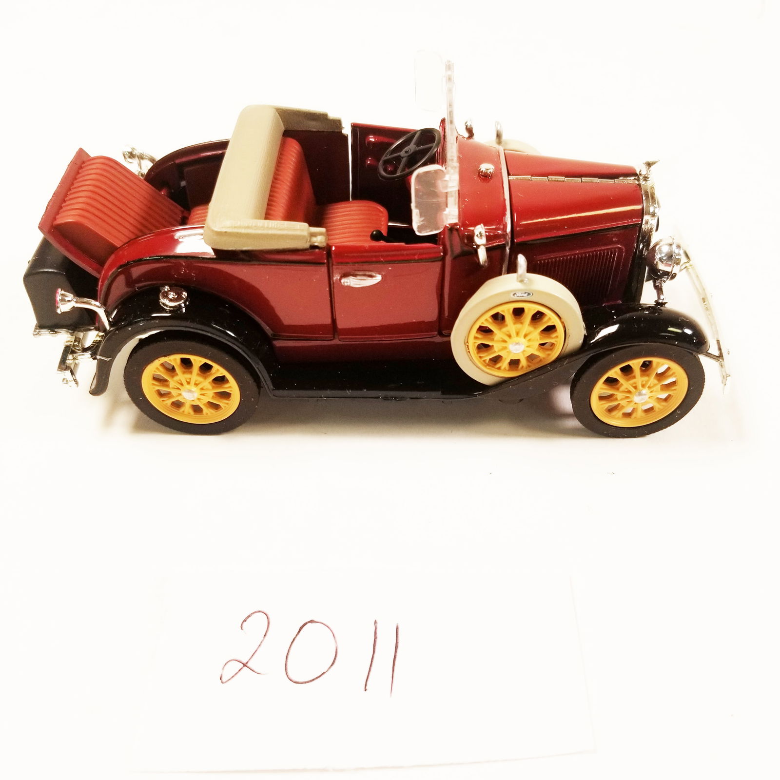 Red 5.5" FORD MODEL A 1931 CAR - National Motor Museum (1 of 8)