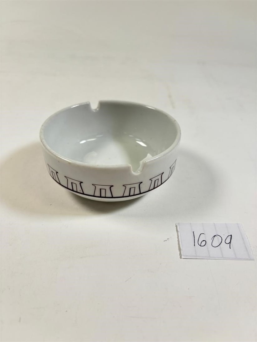 Egypt Mostorod White Ceramic Ashtray Souvenir: Egypt Mostorod White Ceramic Ashtray â?? Elegant white ceramic ashtray with Egyptian-themed design from Mostorod. Condition varies; please refer to photos for details.
