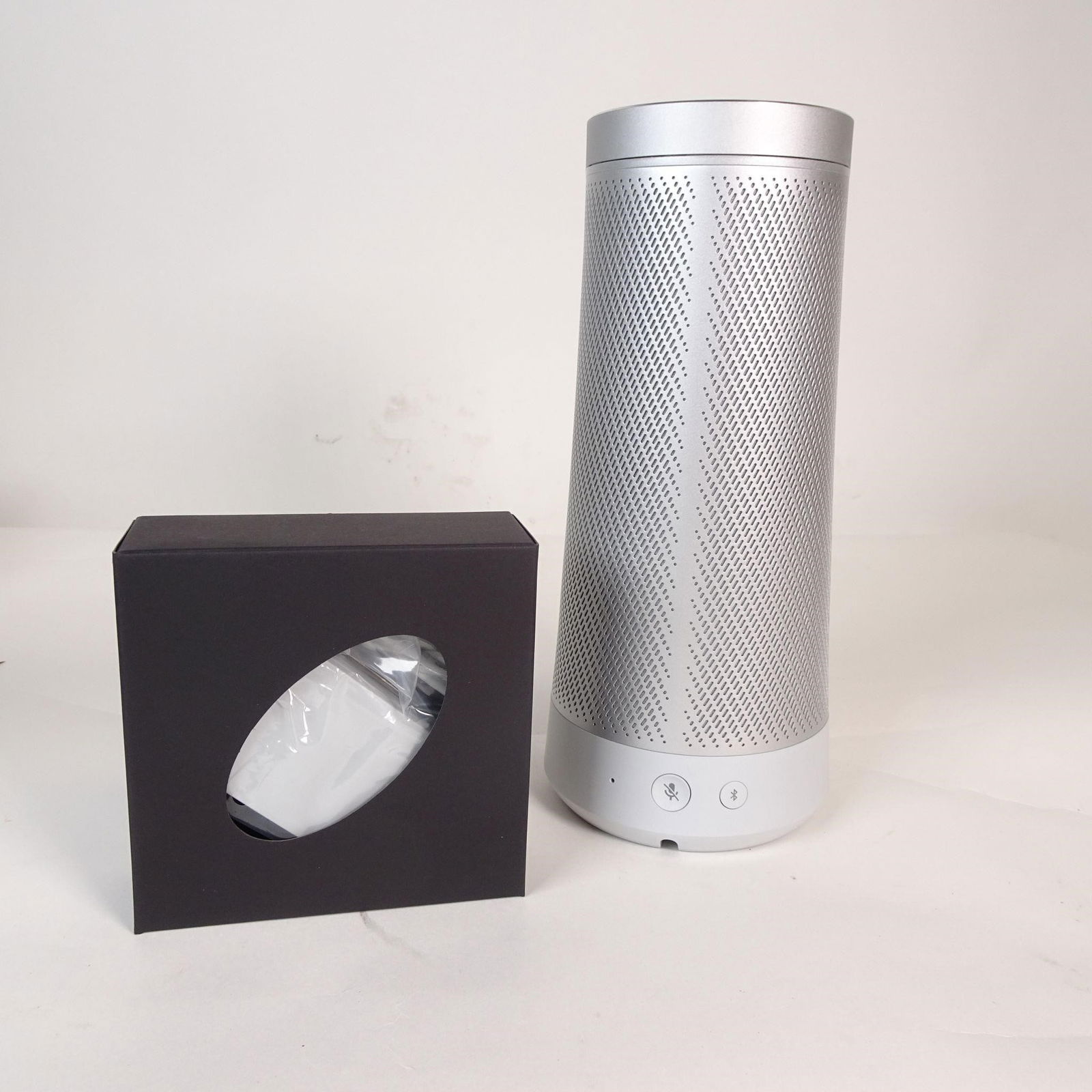 Harman Kardon Invoke Smart Speaker Cortana (1 of 6)