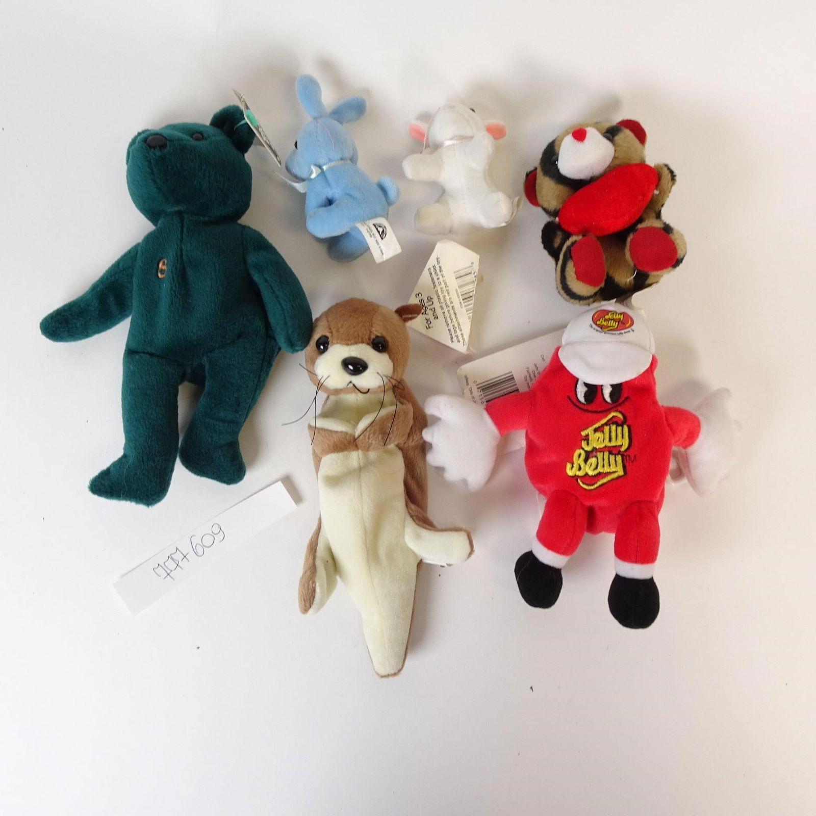 Plush Toy Lot (6): This lot includes a mixed group of seven plush toys, featuring both branded and animal plush figures in various sizes. Great for kids, collectors, gift bundles, party favors, or resale.