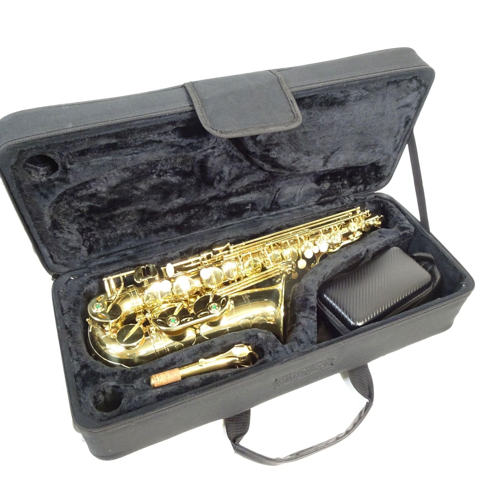 Jean Baptiste Alto Saxophone: Beautiful Jean Baptiste Alto Saxophone in a classic gold lacquer finish, well-made and visually striking. A solid instrument suitable for students, intermediate players, or hobby musicians. The saxoph