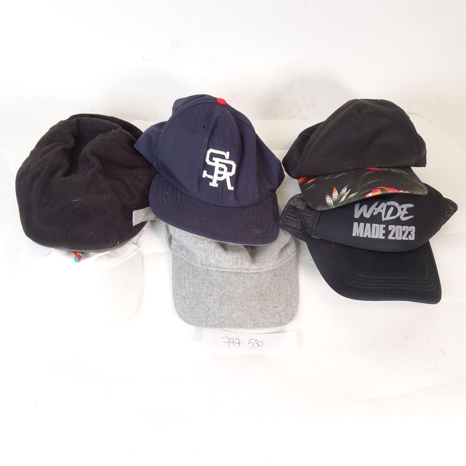 Vintage & Sports Caps Mixed Lot (1 of 7)