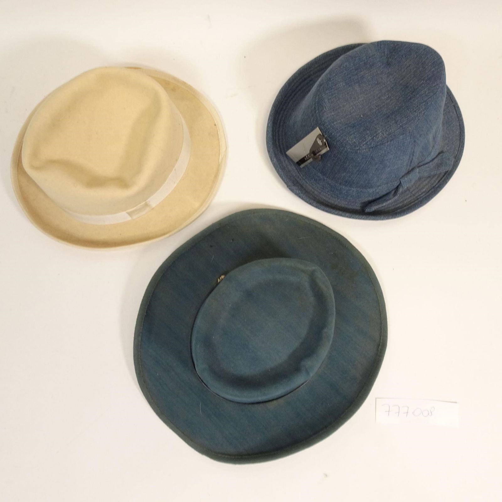 Lot of 3 Men's Hats (1 of 7)
