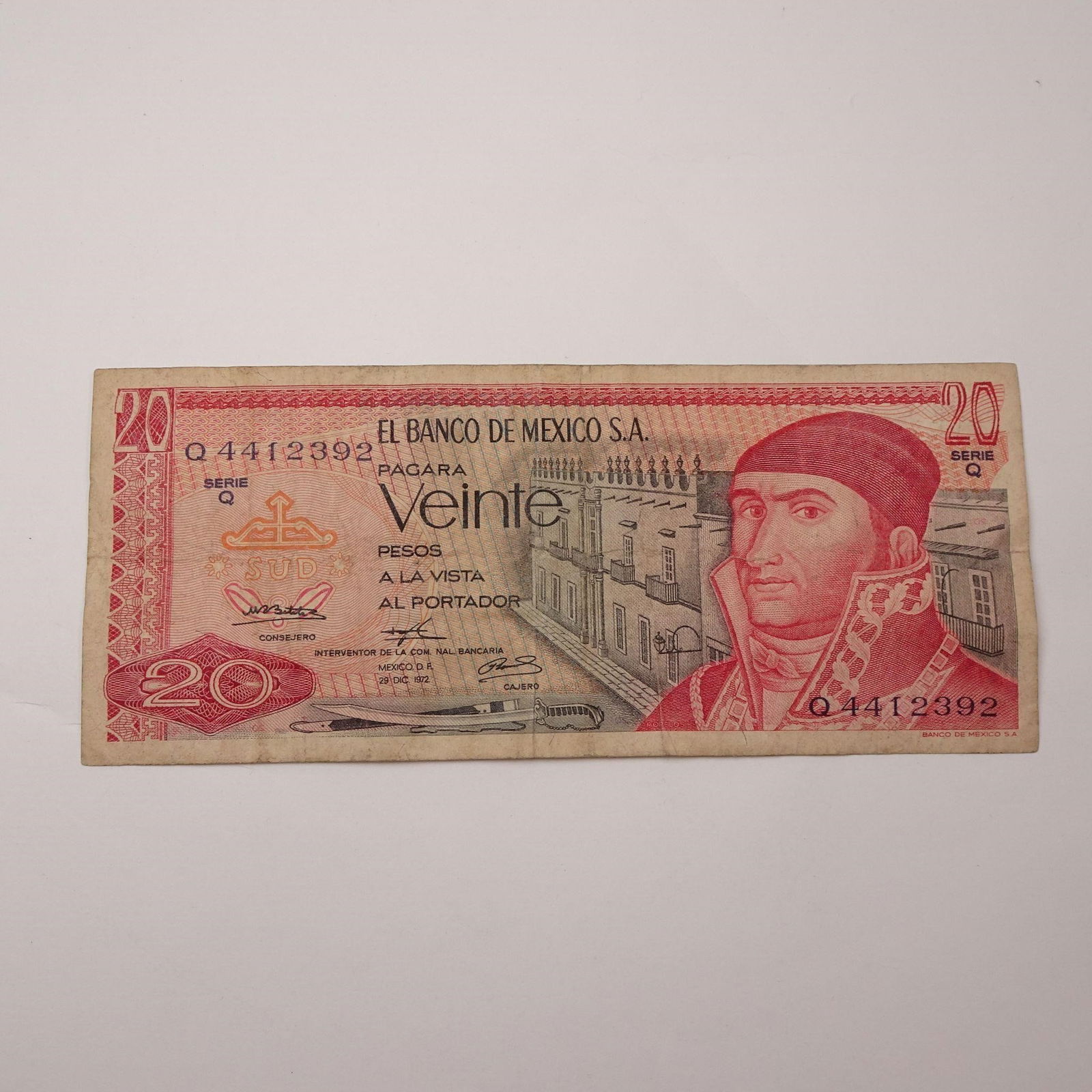 Mexico - 20 Pesos, 1972-1977: Mexico - 20 Pesos Banknote (1972-1977), Series Q4412392Vintage Mexican 20 Pesos banknote issued between 1972 and 1977. Features classic mid-20th century Mexican design and engraving. Series