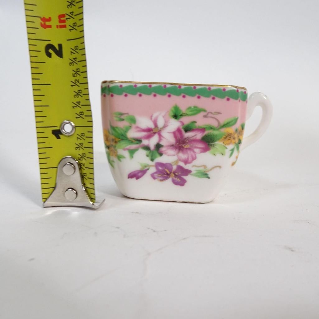 Decorative Ceramic Bundle - 8