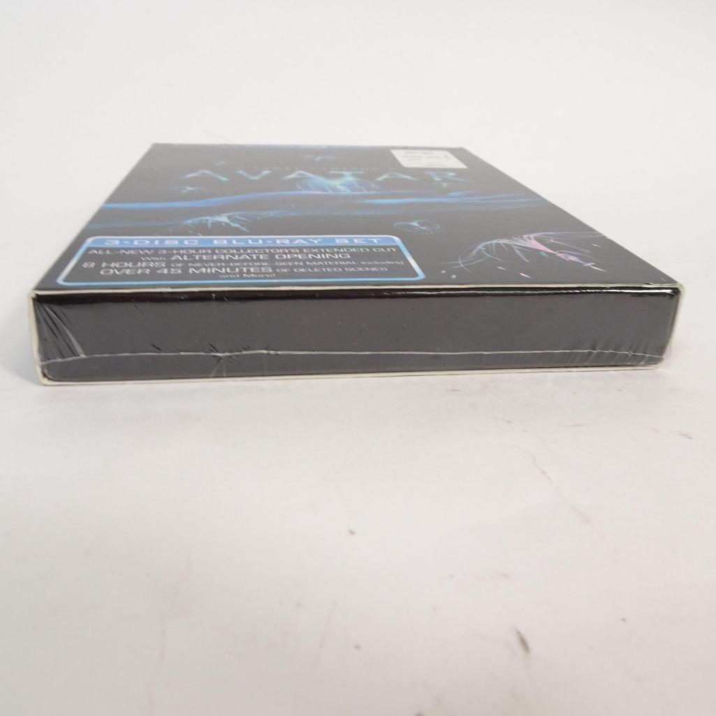 Avatar - Extended Blu-ray Collector's Edition: This Collector's Edition Blu-ray set of Avatar presents James Cameron's epic in its most complete form. The 3-disc Blu-ray set includes three versions of the film along with extensive bonus content.