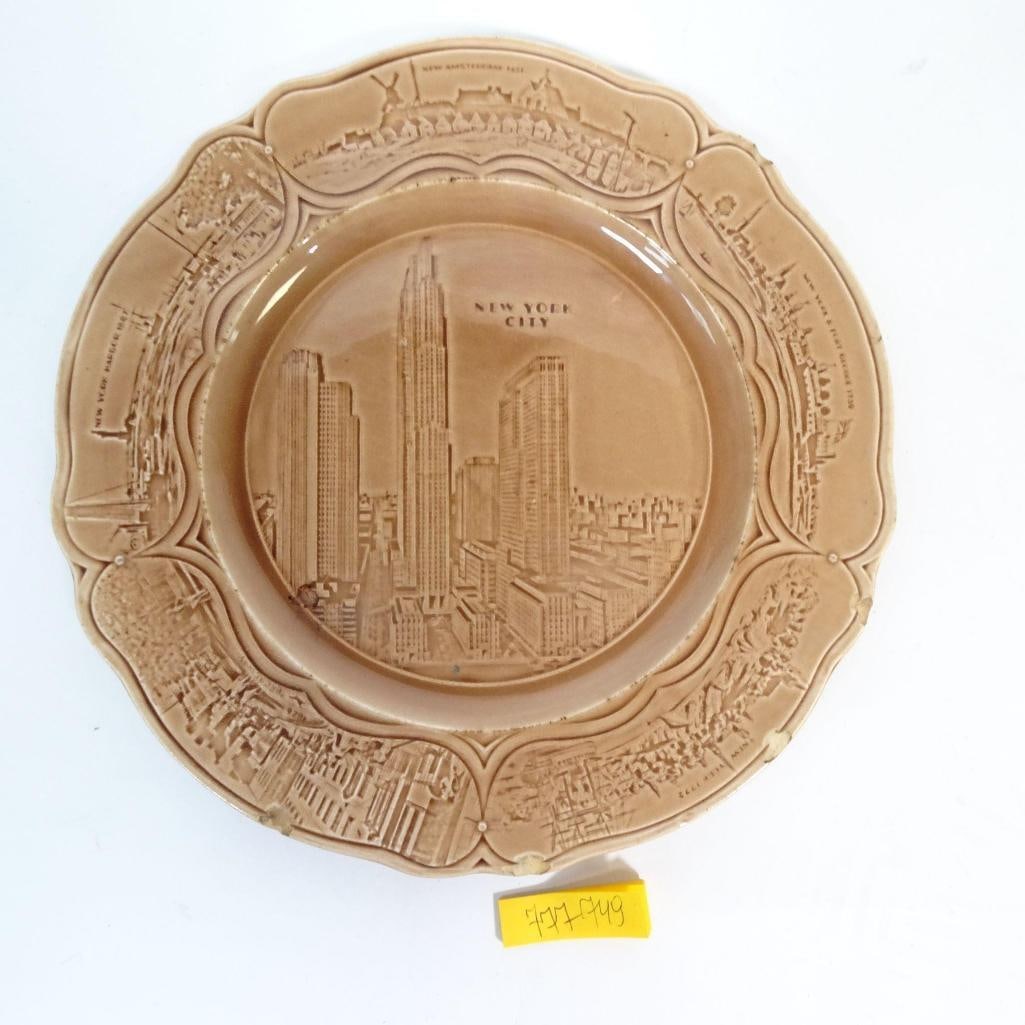 Vintage Steubenville Pottery Co.: Original vintage decorative plate by The Steubenville Pottery Co., USA, featuring a detailed New York City skyline in classic Art Deco style. A beautiful and highly collectible piece of New York City