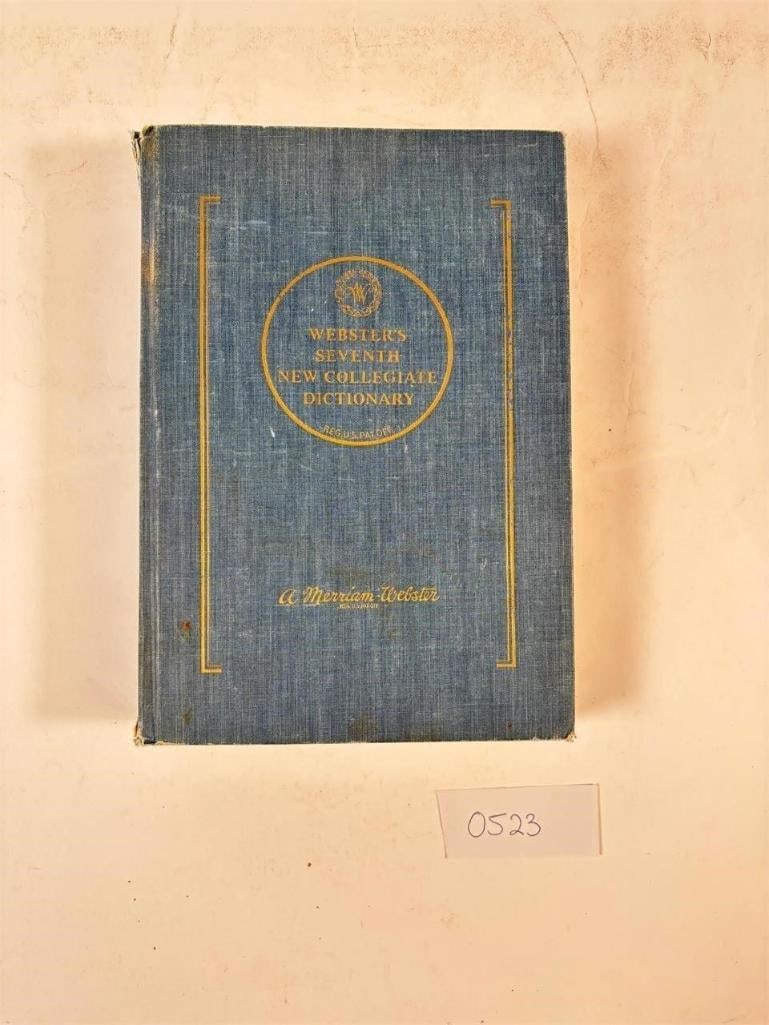 Vintage 1967 Webster's Seventh New Collegiate Dictionary: Condition varies; some may have wear or signs of age. Sold as-is. Please review photos for details on included title