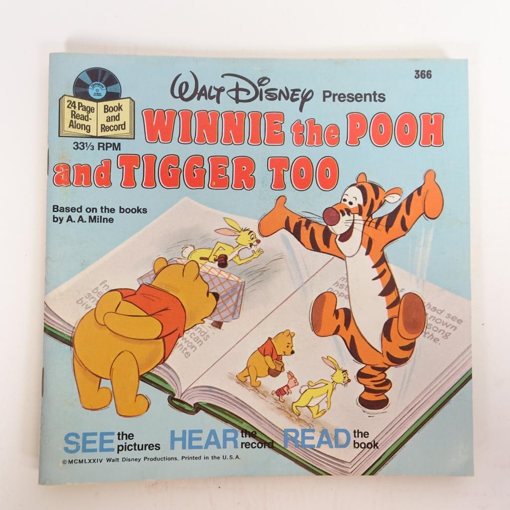 Vintage Walt Disney Winnie the Pooh and Tigger Too Book & Record Set 7" (1 of 4)