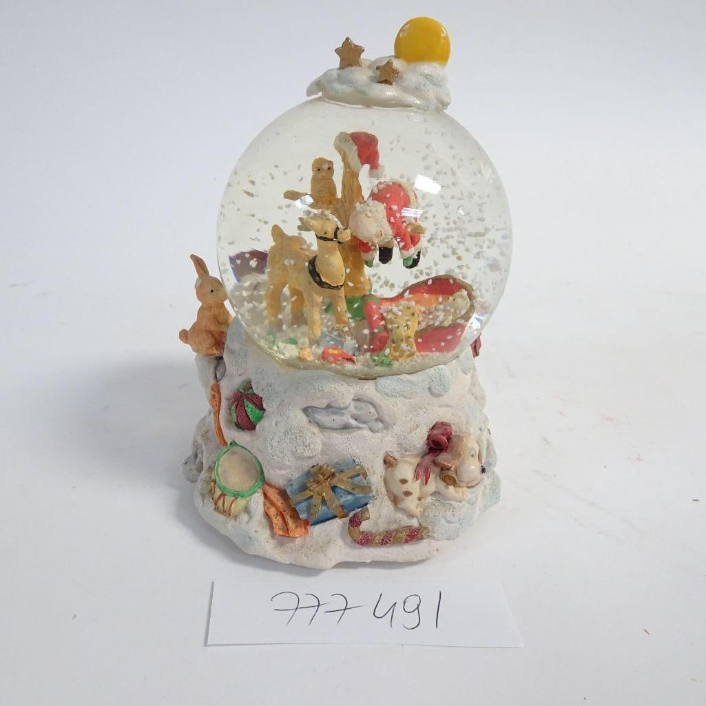 Santa Claus Snow Globe (1 of 10)