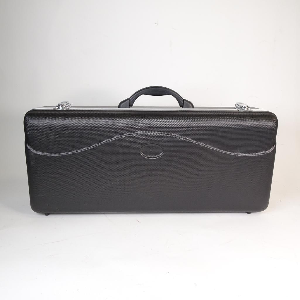 Etude Alto Saxophone: This Etude Alto Saxophone is a great student-level instrument, ideal for beginners, school band students, or as a practice saxophone. Marked Etude on the bell. Serial number AS21030317. Made in