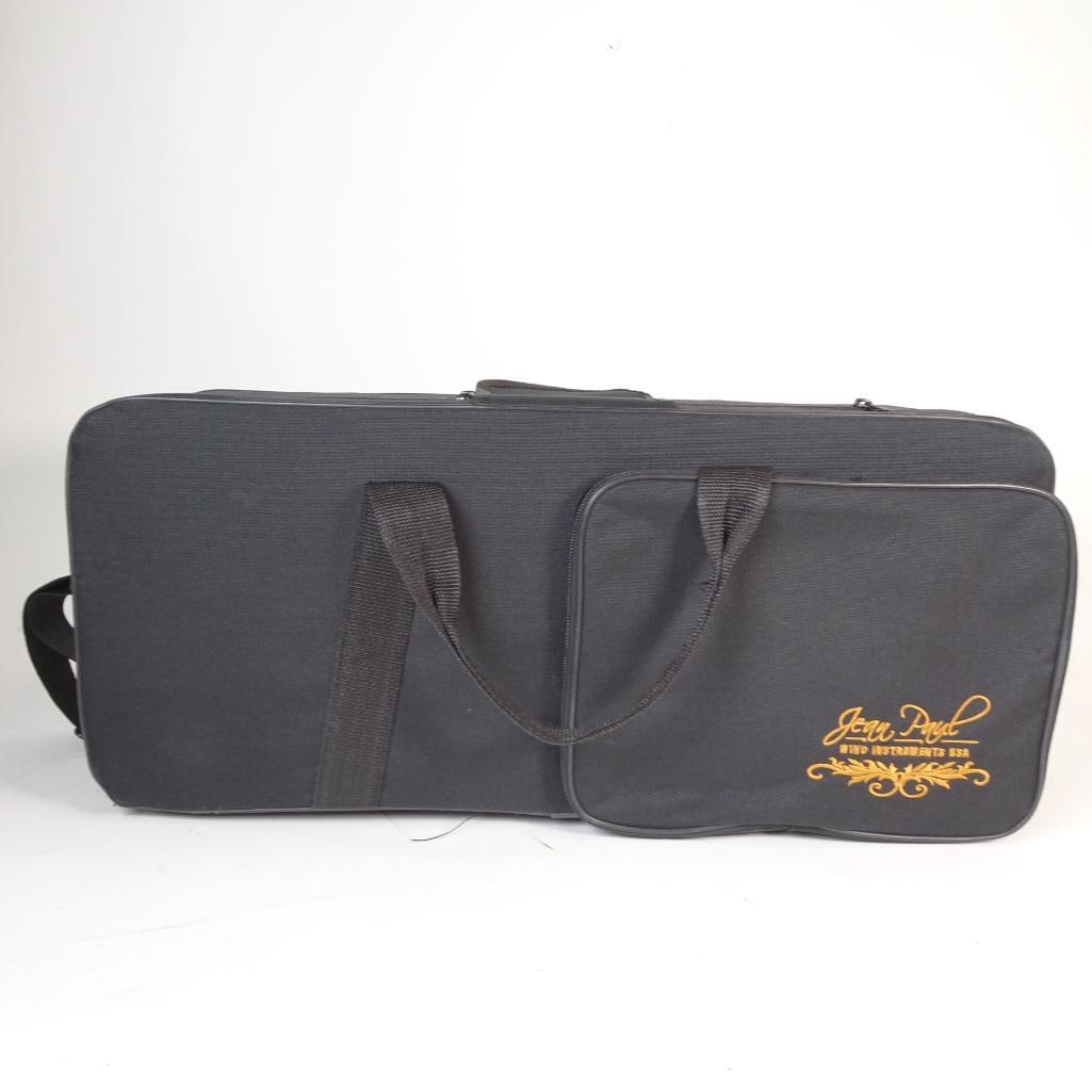 Jean Paul USA Trumpet: This is a Jean Paul USA brass trumpet in very nice overall condition, ideal for students, school band players, or beginners. The instrument has a bright brass lacquer finish with light cosmetic signs