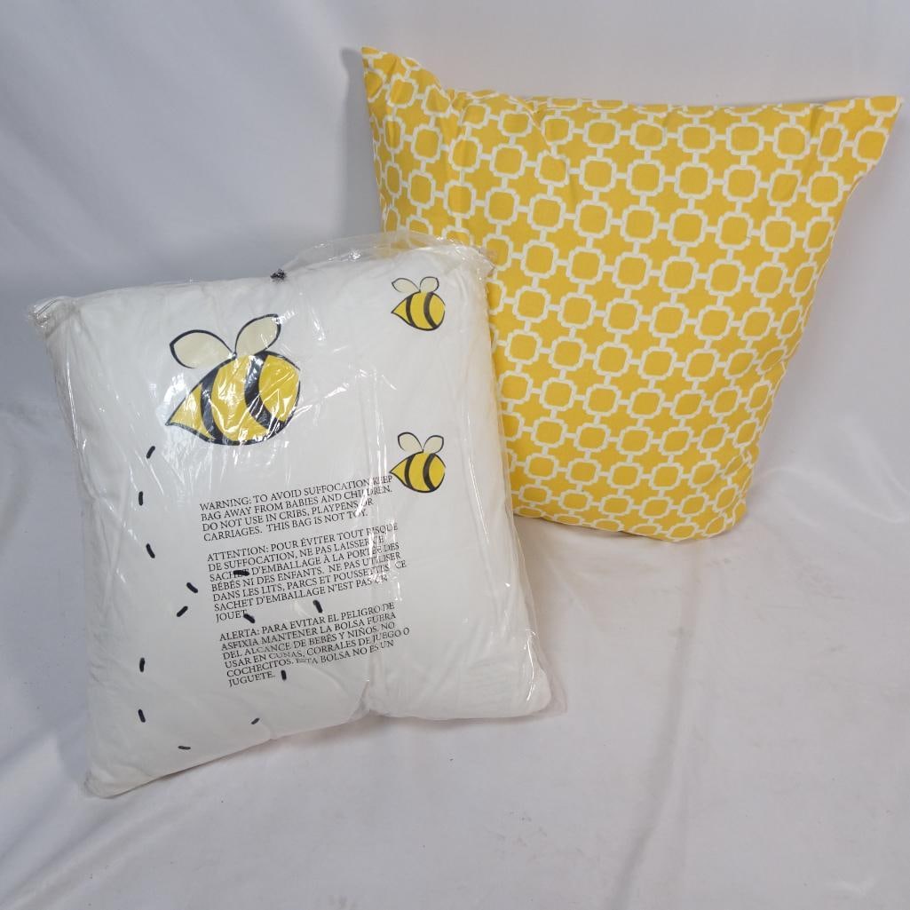 Lot of 2 Decorative Pillows (1 of 7)