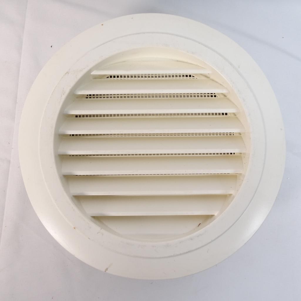 Round Air Vent Cover Grille White Plastic Ventilation: Round ventilation cover air vent grille made of durable plastic, suitable for indoor or outdoor airflow systems. Condition: Pre-owned, good condition. Minor signs of use (light dirtmarks), fully funct