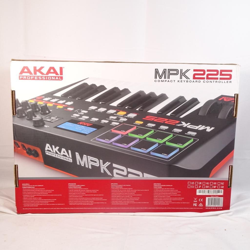 AKAI Professional MPK225 Compact Keyboard Controller w Original Box (1 of 13)