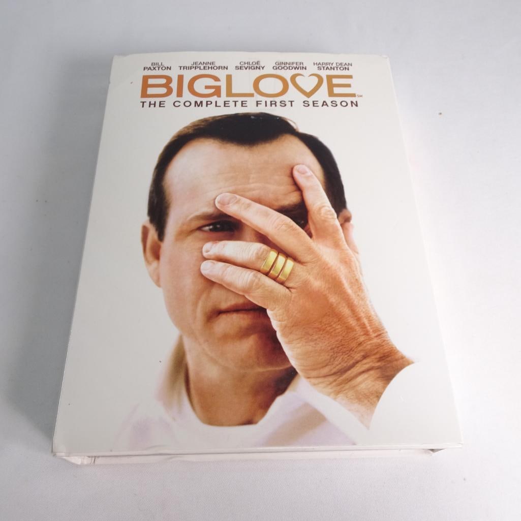 Big Love Complete First Season DVD 5 Disc Set HBO Bill Paxton TV Series: Big Love -The Complete First Season (HBO) Complete Season 1 of the acclaimed HBO drama series starring Bill Paxton. Good pre-owned condition. All discs included. Case shows light wear (see photos).