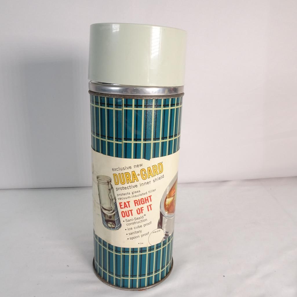 Vintage Aladdin HY-LO Wide Mouth Thermos Dura-Gard Food Jar Plaid w/ Glass Liner: Vintage Aladdin HY-LO wide mouth thermos featuring original plaid design and Dura-Gard inner shield. Designed for hot and cold foods such as soups, stews, and more. Includes original glass liner and l
