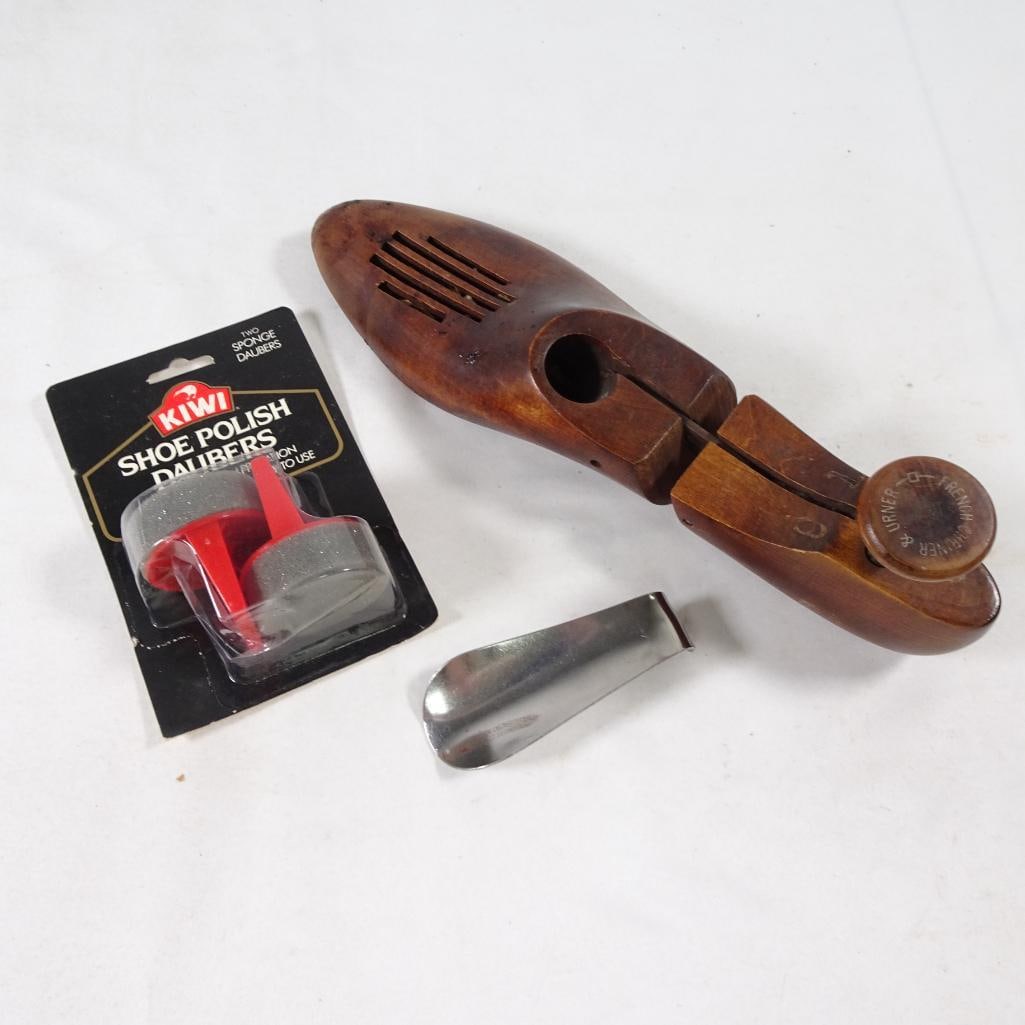 Vintage Shoe Care Lot (1 of 8)