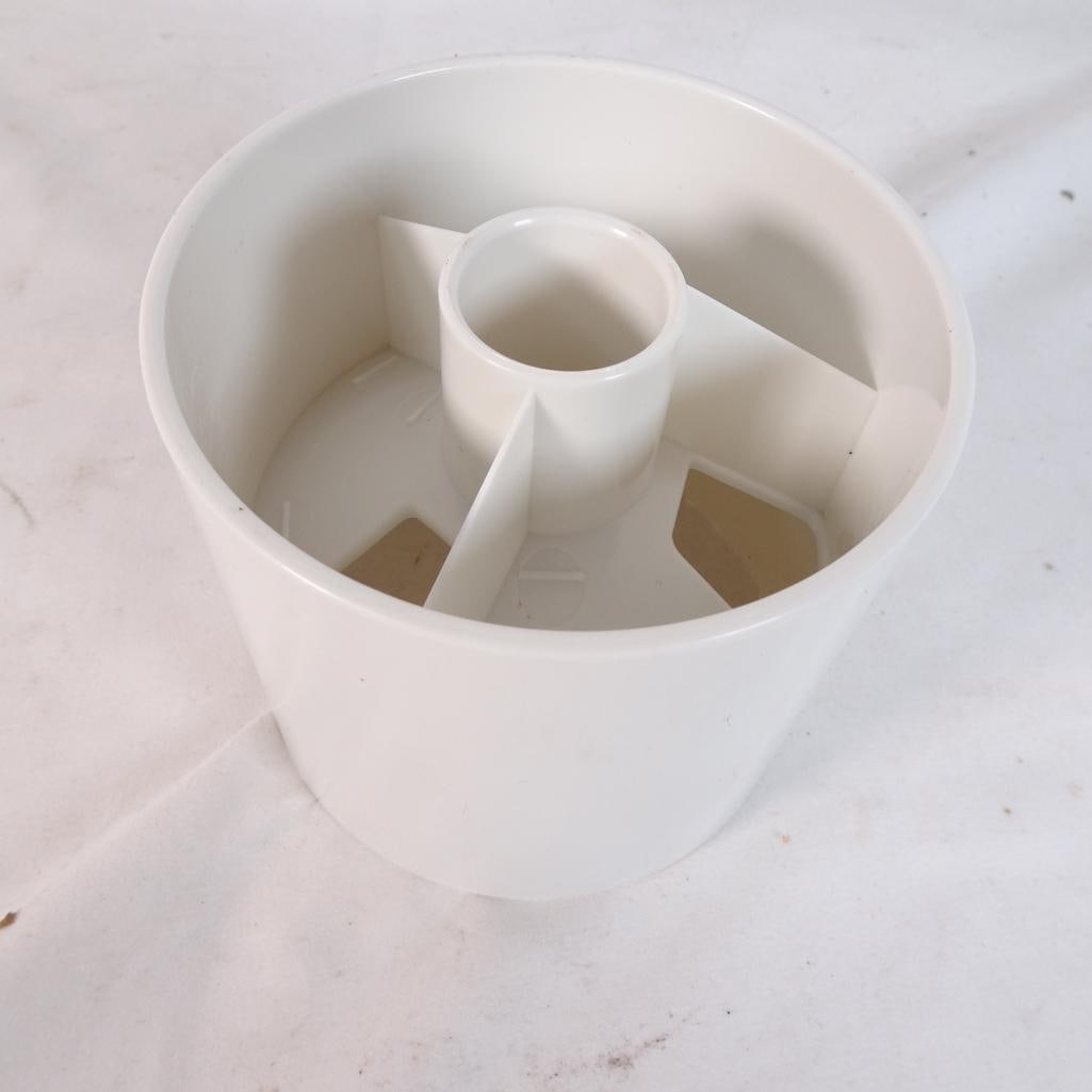 Plastic Appliance Part / Insert Bucket - White Replacement Component (Unknown Brand) (1 of 4)