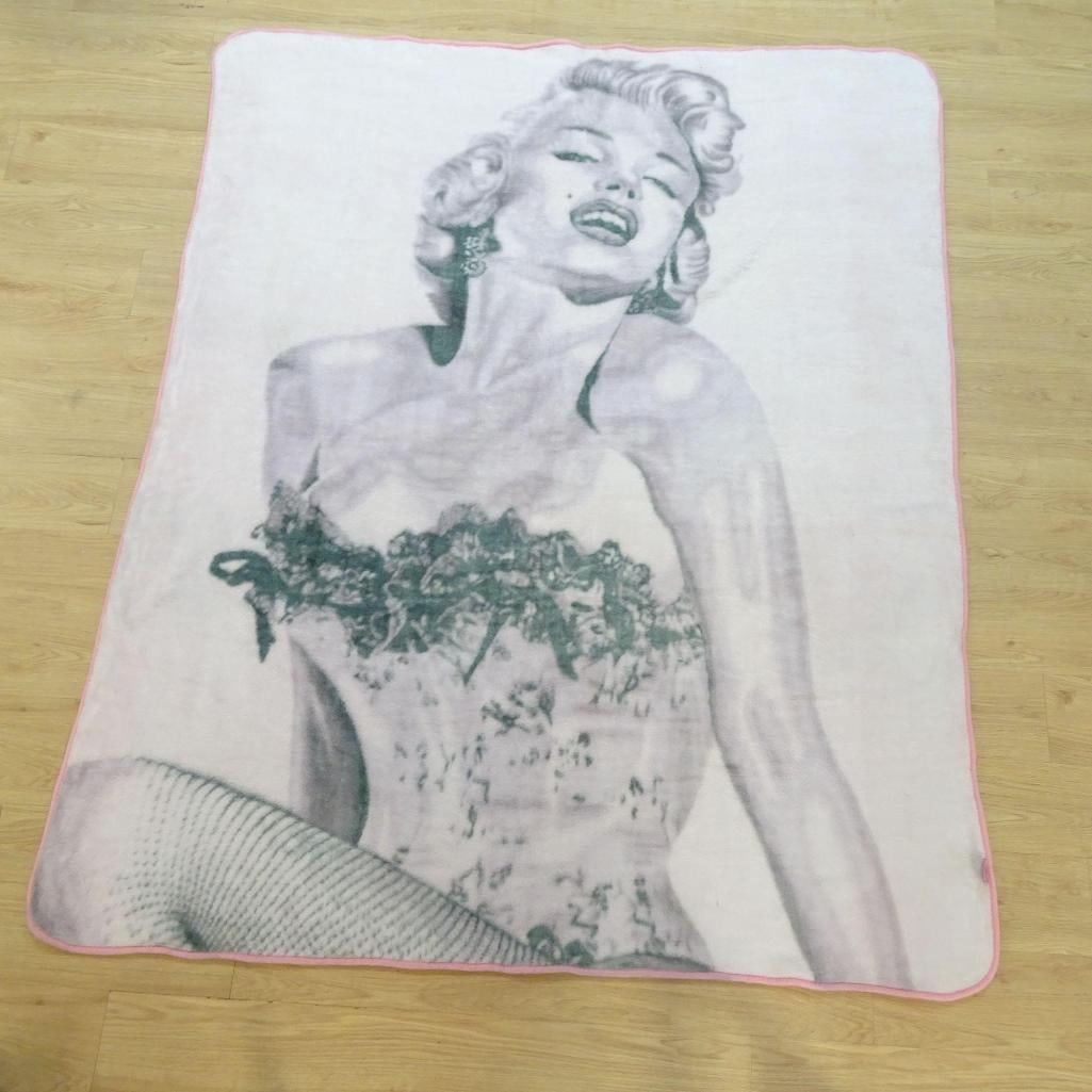 Marilyn Monroe Licensed Throw Blanket - 13
