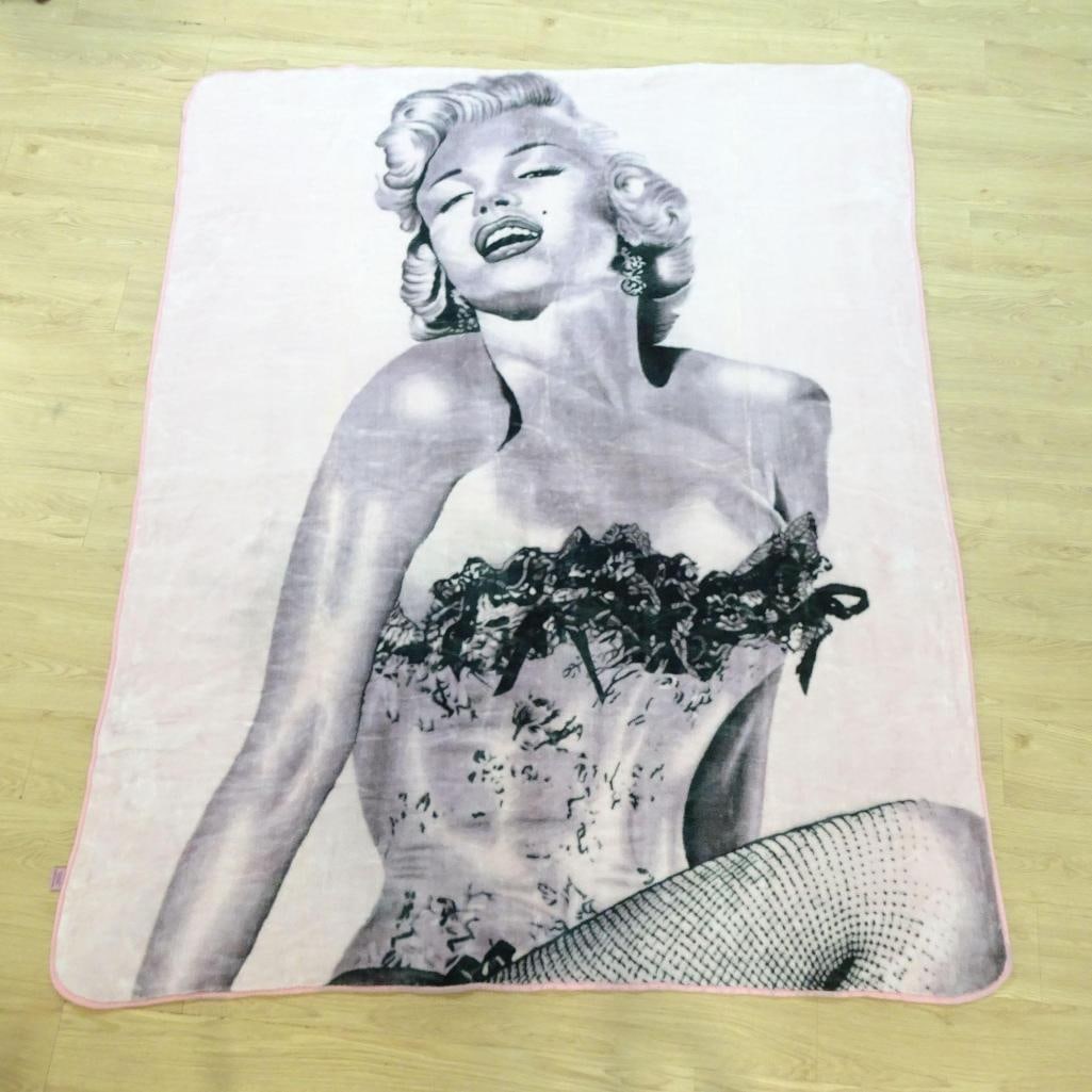 Marilyn Monroe Licensed Throw Blanket - 6