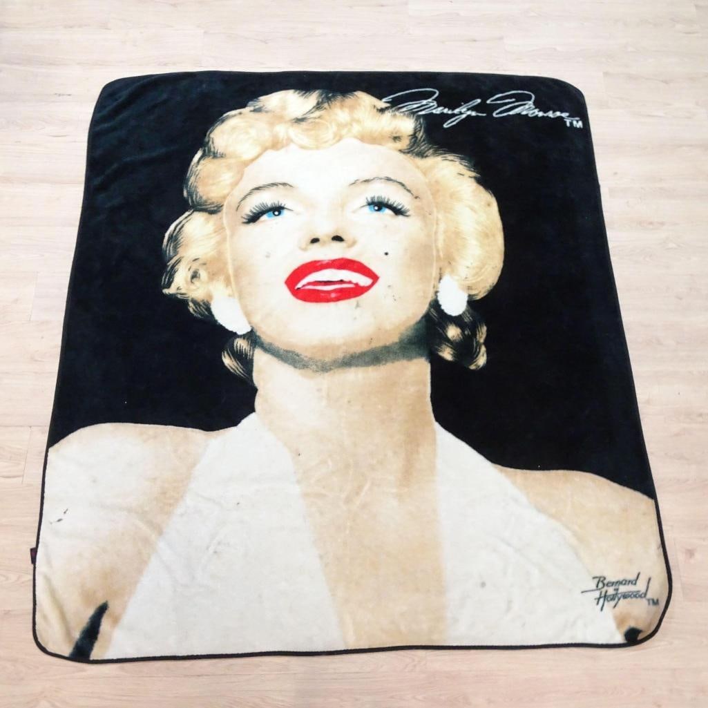 Marilyn Monroe Licensed Throw Blanket - 10