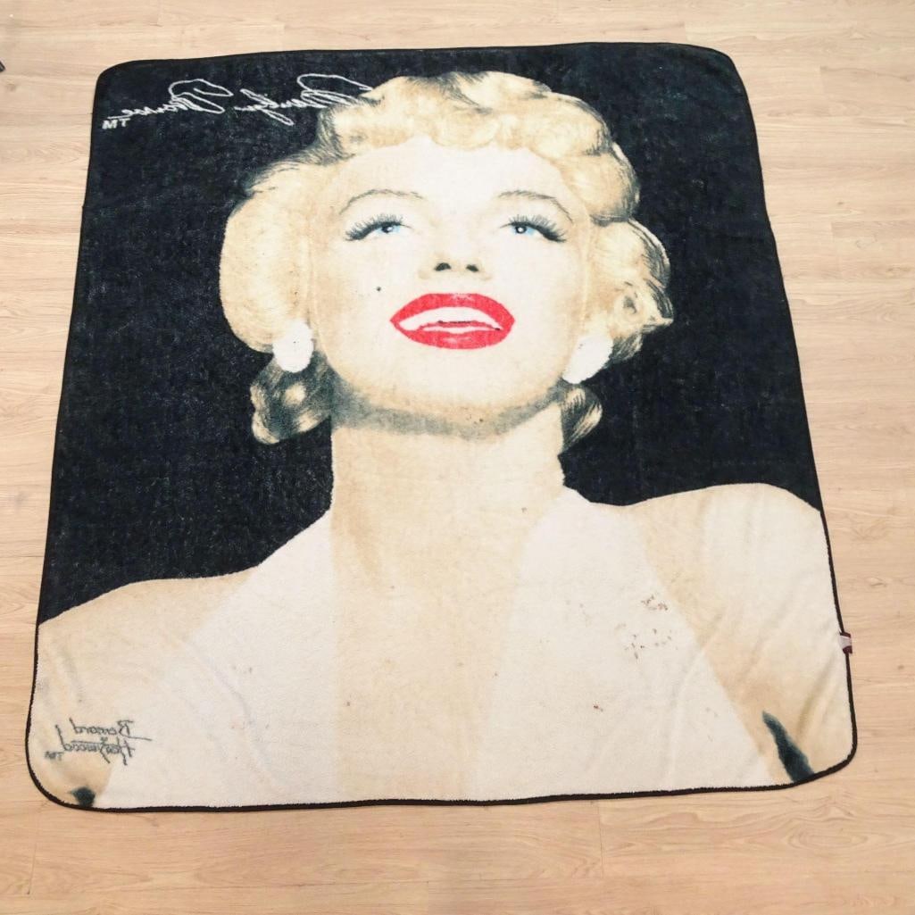 Marilyn Monroe Licensed Throw Blanket - 4