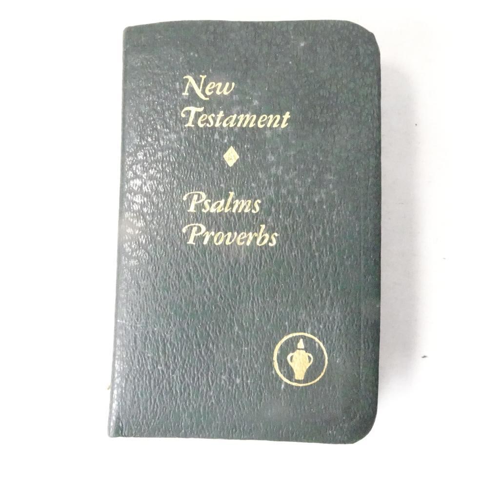 Vintage Pocket New Testament Psalms Proverbs Mini Bible Hardcover (1 of 2)