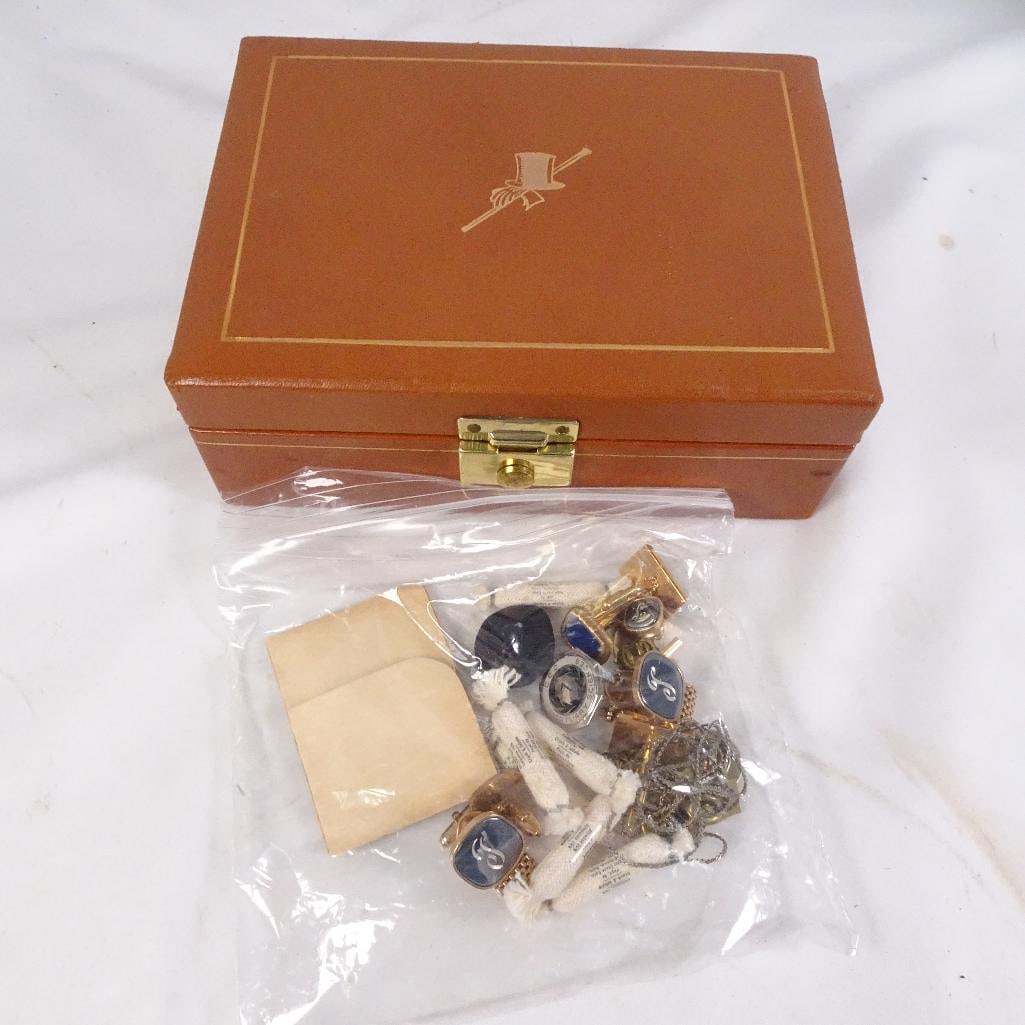 Vintage Men?s Accessories & Collectibles Lot (1 of 17)