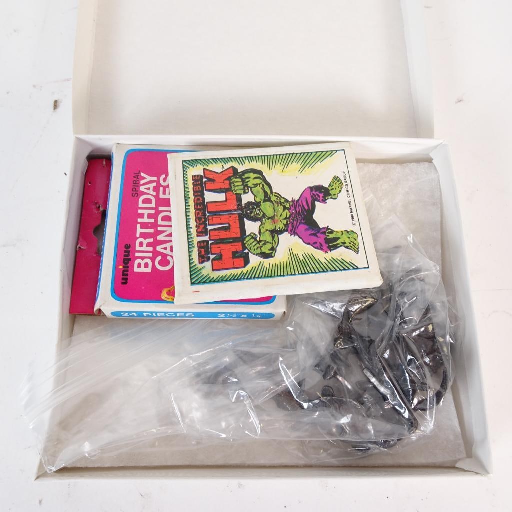 Vintage Mixed Lot: Small vintage mixed lot, sold together as one auction lot. This group includes a variety of collectible and novelty items from an estate. Lot includes: The Incredible Hulk mini comic-style booklet, fe