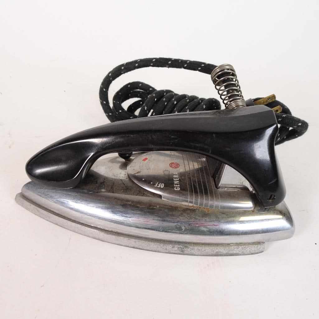 Vintage General Electric ?GENERA" Electric Iron (1 of 5)