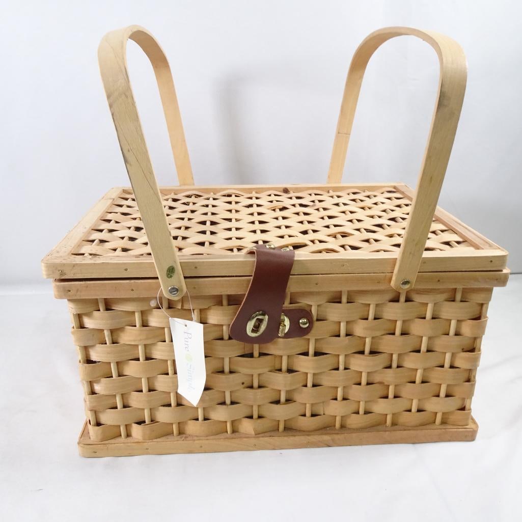 Wooden Picnic Basket Set Wicker Style w/ Plates Cups Lined Interior Vintage Style (1 of 14)