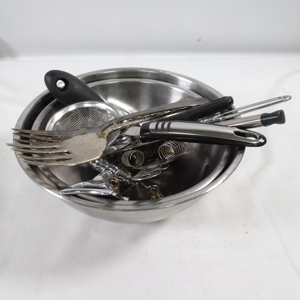 Mixed Kitchen Utensils Lot Stainless Steel Bowls Tools Gadgets Whisk Opener Slicer (1 of 9)