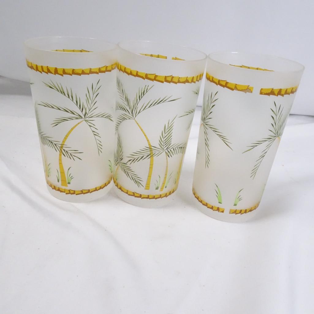 Vintage Frosted Palm Tree Drinking Glasses Set (1 of 3)