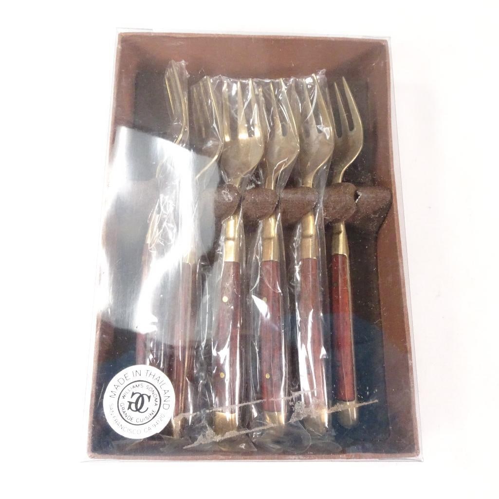 Vintage Brass and Wood Appetizer Cocktail Fork Set - 6 Mini Forks w/ Box - Made in Thailand: Vintage set of 6 appetizer/cocktail forks featuring brass-tone metal tops and beautiful wood handles with brass rivet accents. Comes in the original fitted presentation/storage box. Great mid-century 