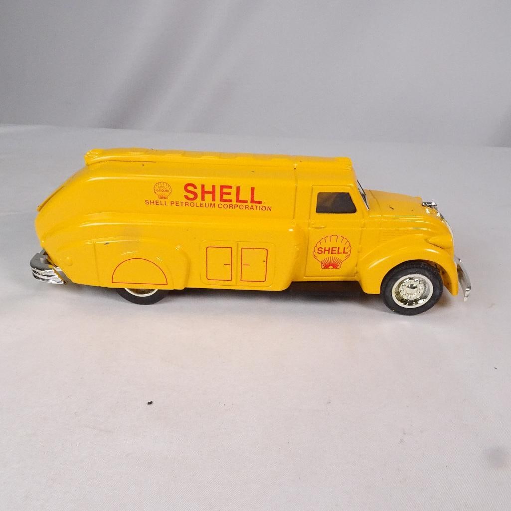 Limited Edition Shell 1938 Dodge Airflow Tanker Bank with Box and Certificate (1 of 12)
