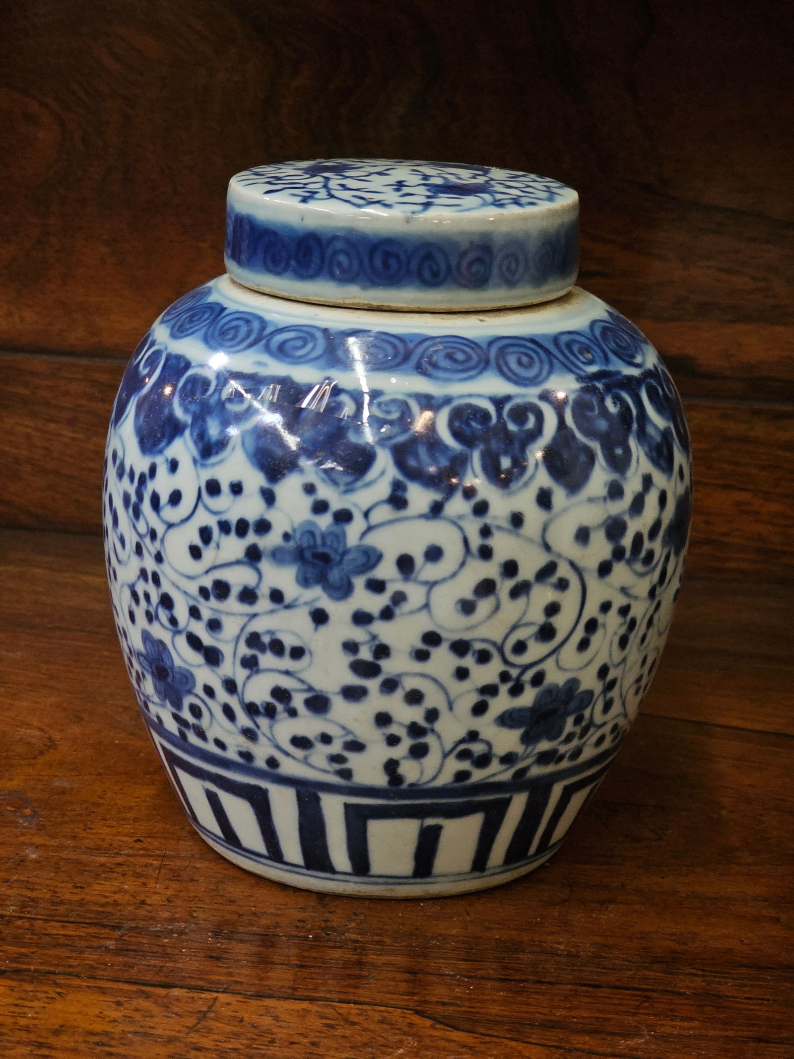 A RARE CHINESE BLUE AND WHITE JAR KANGXI PERIOD (1662-1722): A RARE CHINESE BLUE AND WHITE JAR KANGXI PERIOD (1662-1722) 5 3/4 in. (14.6 cm.) High