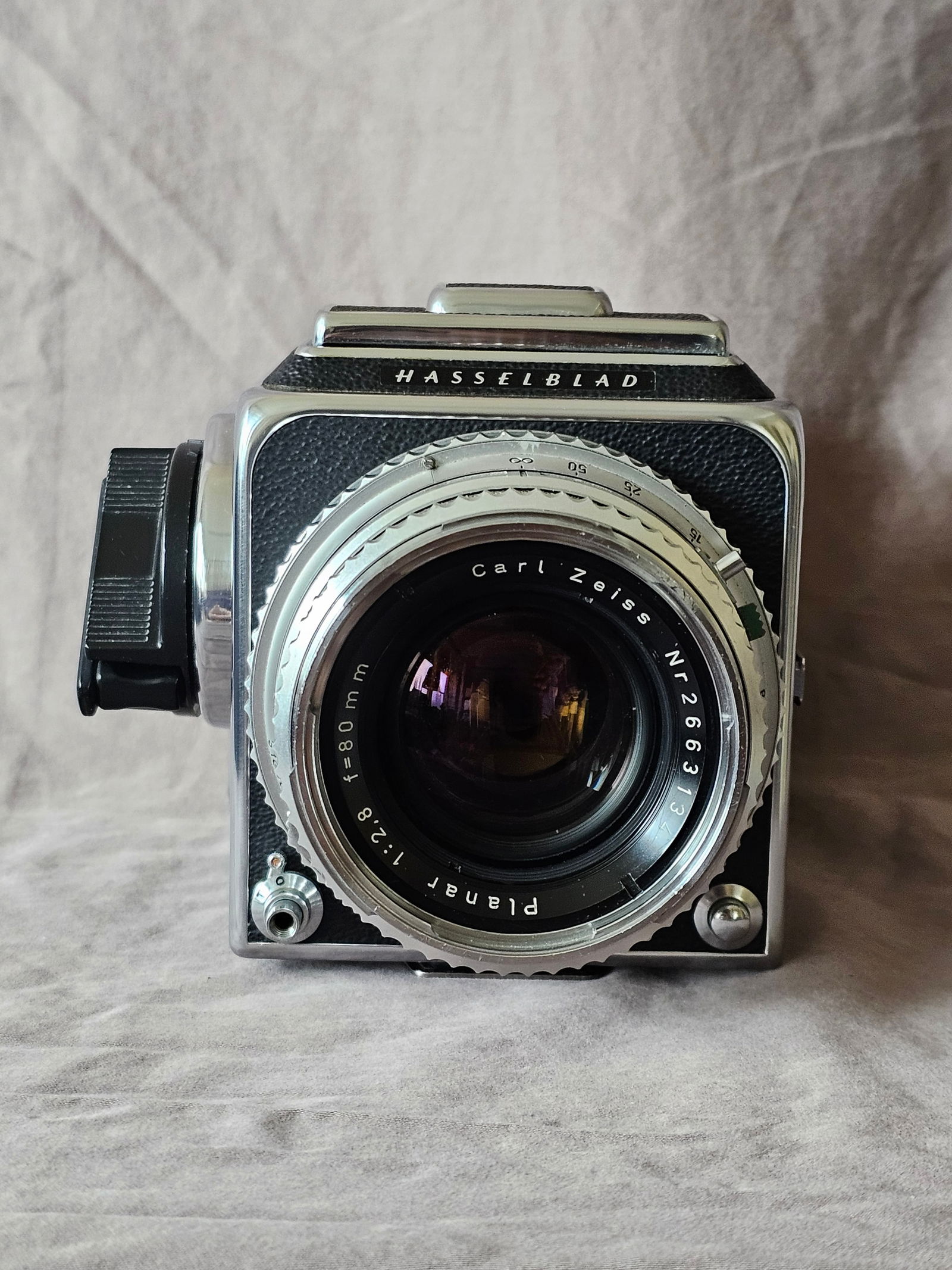 Hassablad 500c/m with 80mm/2.8 Carl Zeiss planar lens (1 of 6)