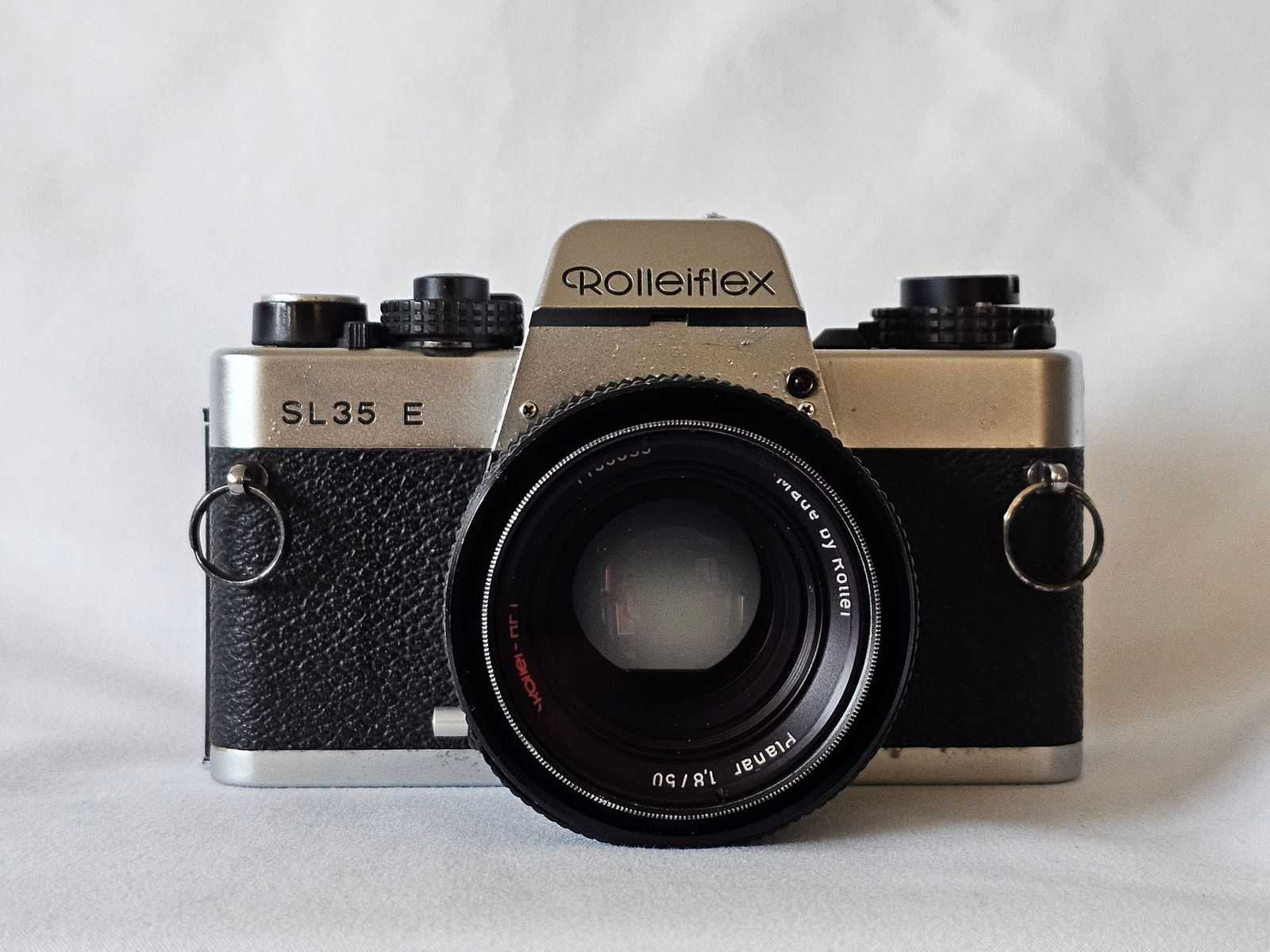 Rolleiflex SL35E with Rollei HFT Planar 50mm/1.8 (1 of 4)