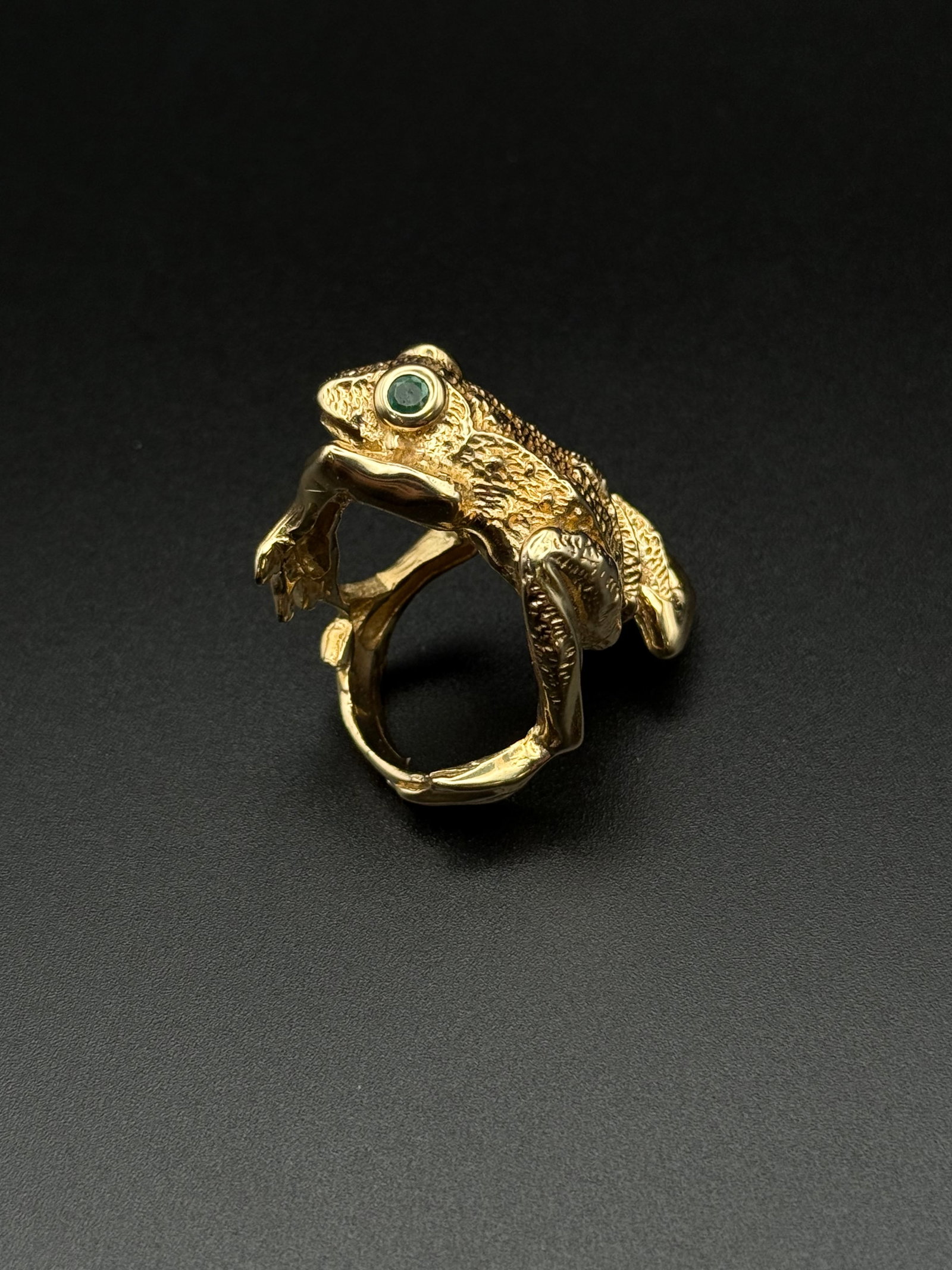 Crawling Frog Ring size 6.5 - 2